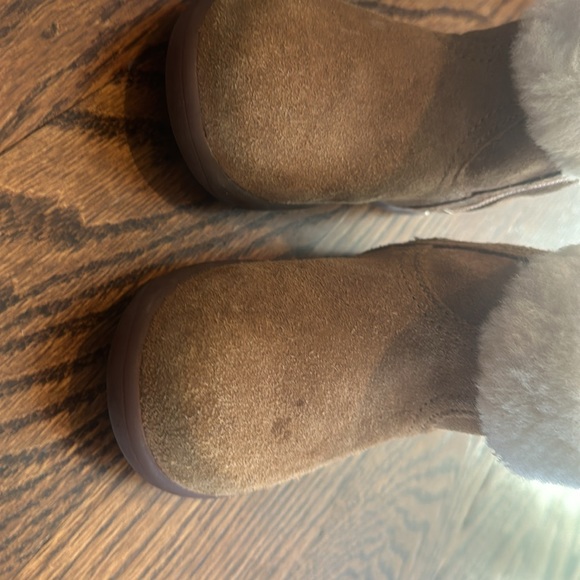 Ugg Boots - toddler size 6 - Picture 5 of 5